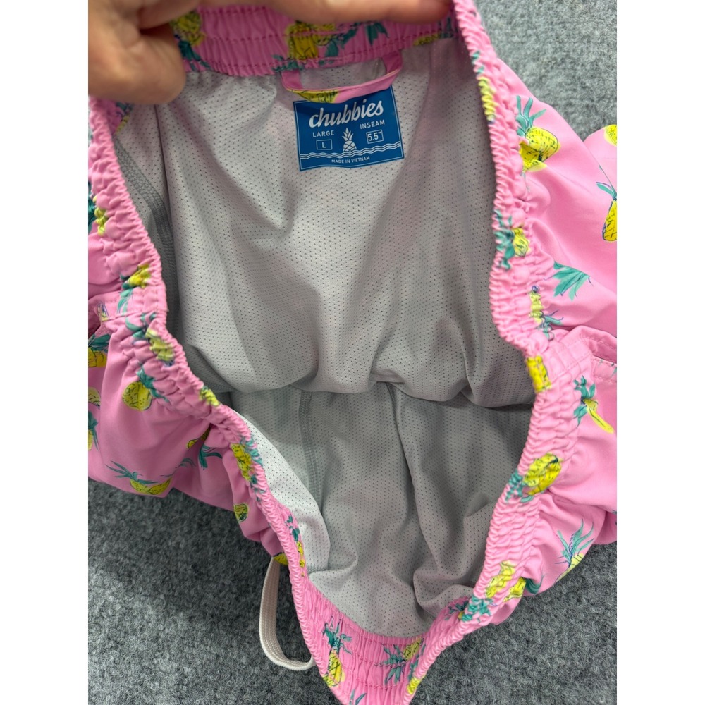 Chubbies Mens Pink Pineapple Print Swim Trunks Size Large 5.5 Inch Inseam - Picture 7 of 7